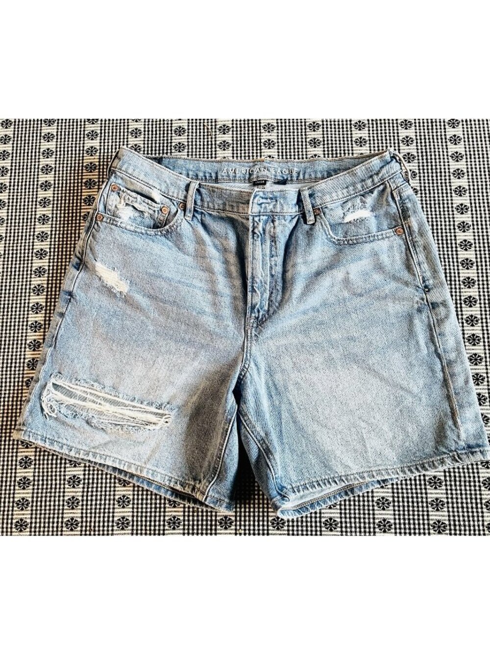 American Eagle Strigid Super High Waisted Relaxed Denim Shorts Womens 12 33" W